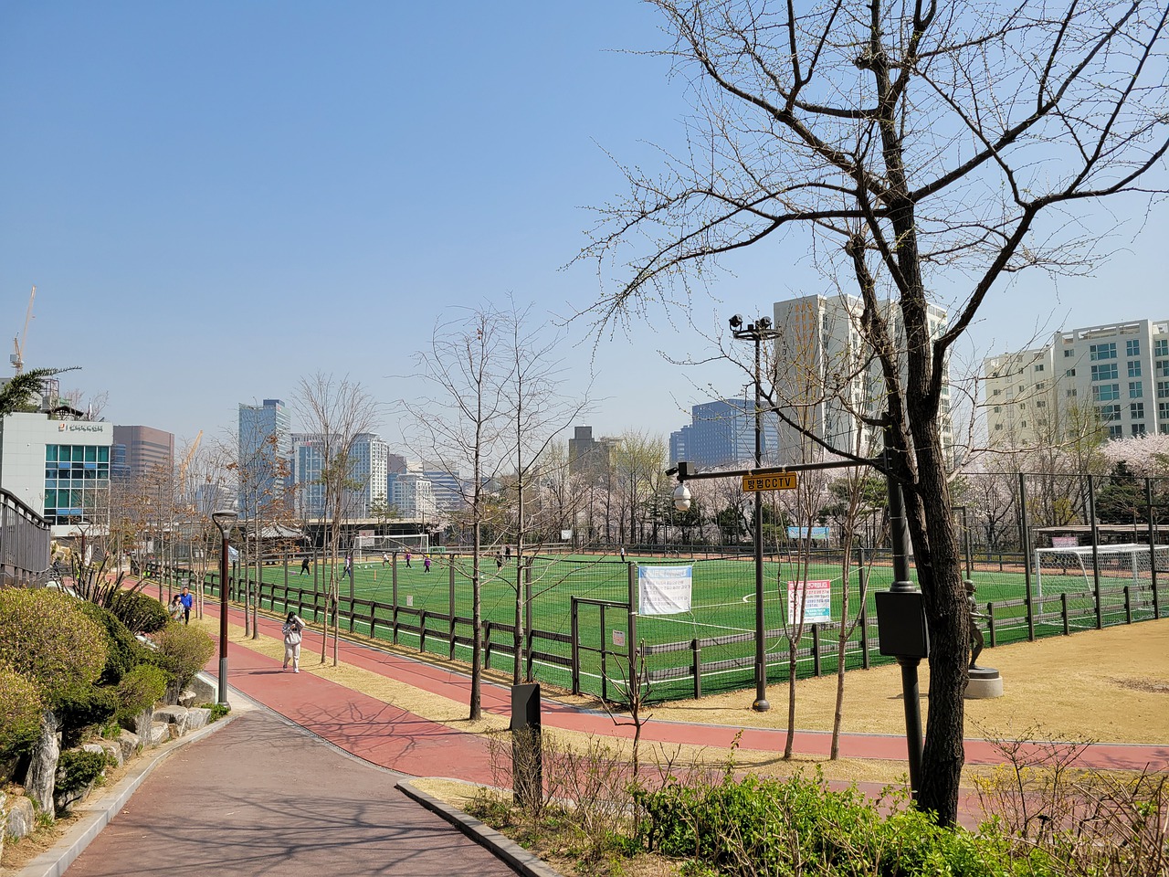 在世界著名的苏格兰高尔夫球场附近的巨大高尔夫度假村的有争议的计划获得批准 – 但有一个陷阱.