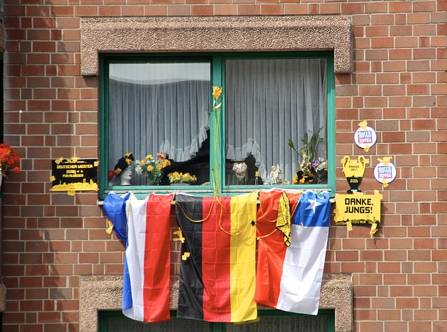 內馬爾傷退姆巴佩替補無功.